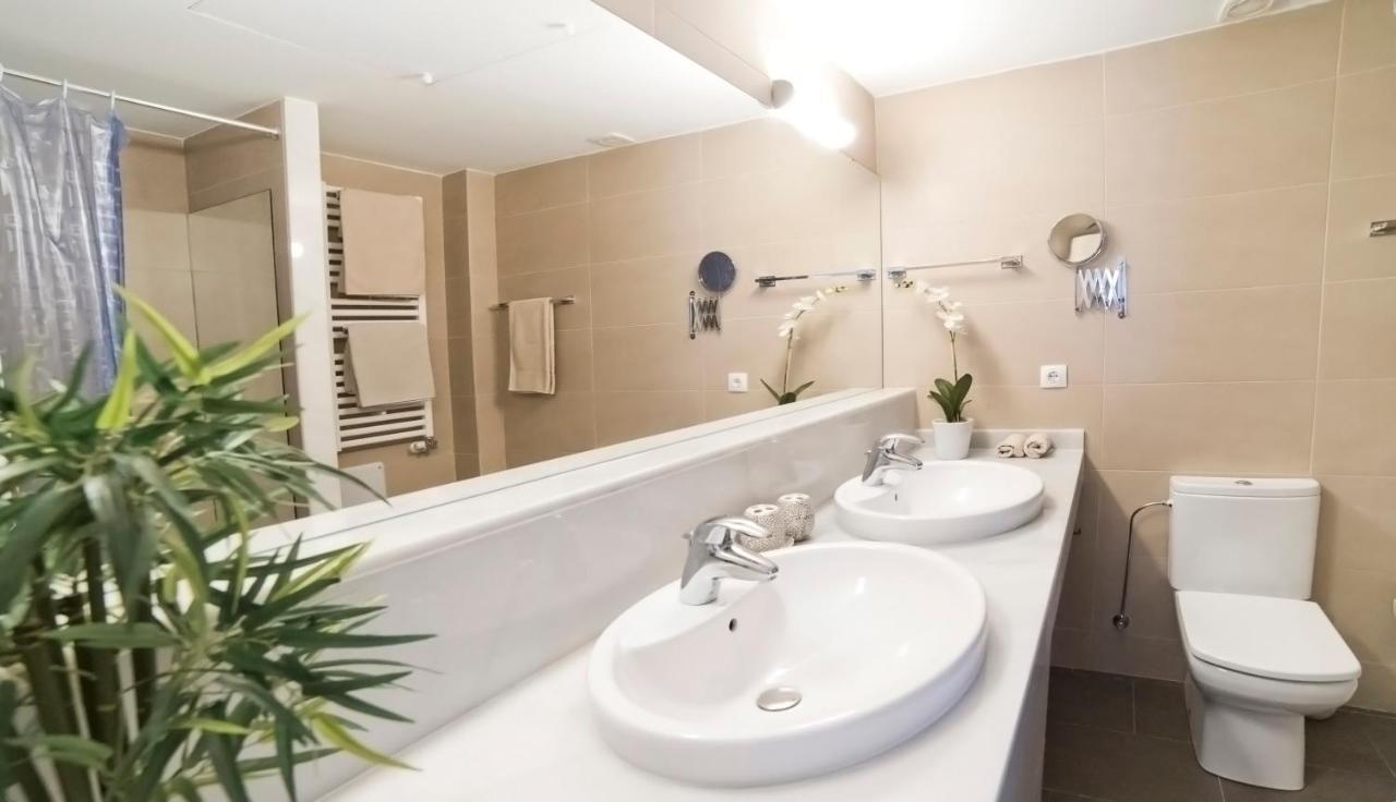 Tranquil Duplex In Sitges, Barcelona,Sea Views, Parking, Terrace Apartment Ngoại thất bức ảnh